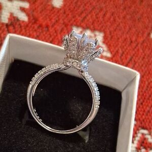 Sterling Silver Crown Settong Ring with Cz Gemstone .